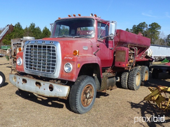 FORD 800 TRUCK w/SPREADER BODY, ROCKFORD POWER MOTOR. TANDEM AXLE (YEAR & V