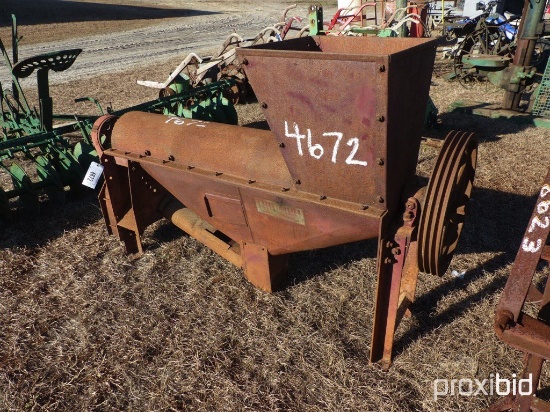 ANTIQUE TRIUMPH UNLOADING AUGER/GRAIN CLEANER