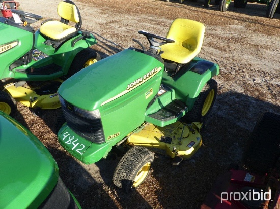 JOHN DEERE 325 RIDING MOWER, 48'' DECK, (ODOMETER SHOWS: 891 HRS) SN#M00325