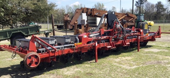 CASE IH 1230 12-ROW /  36'' SPACING PLANTER, VAC, PRECISION PLANTER, EARLY