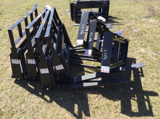 NEW BALE SPEAR FOR SKID STEER