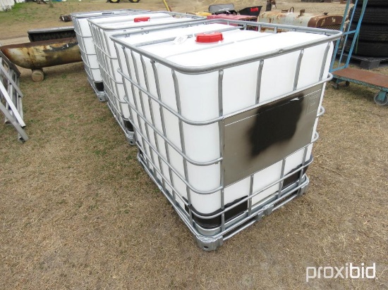250 GALLON PLASTIC TOTE