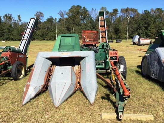 NEW IDEA TWO ROW PICKER 30 IN. ROW