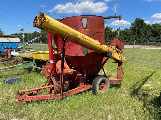 New Holland 352 Feed Grinder Mixer... W/ unloading auger extension...
