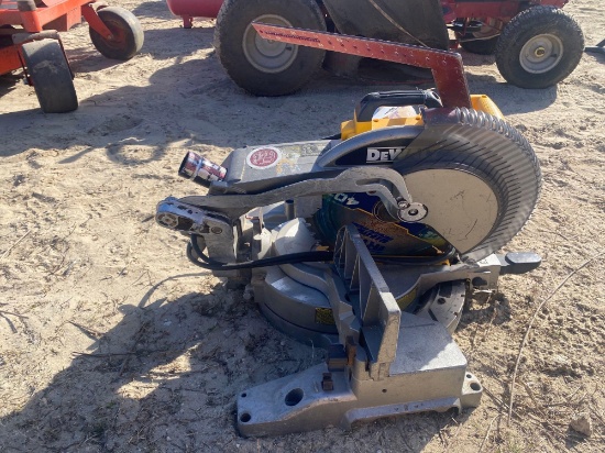 DEWALT Table Saw & Level