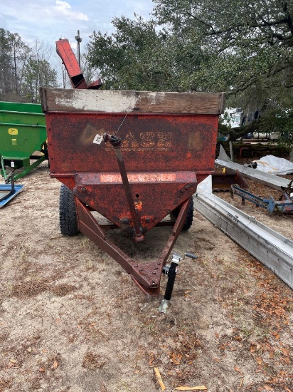 CONVEY-O-MATIC BY CASE W/ PTO DRIVE 150 BU FEED CART... 100 BU/2 COMPARTMENT...