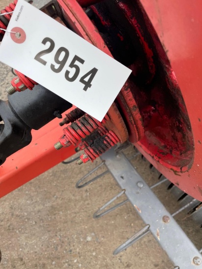 MASSEY FERGUSON IN LINE SQUARE BALER... MODEL # 1839... SS # HT65384