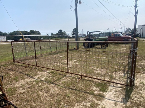 LIVESTOCK PEN W/ GATE