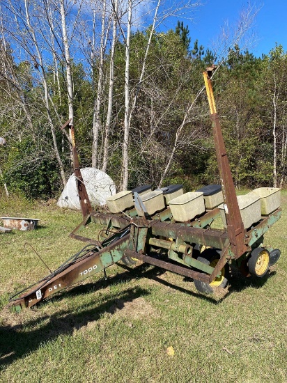 JOHN DEERE PLANTER