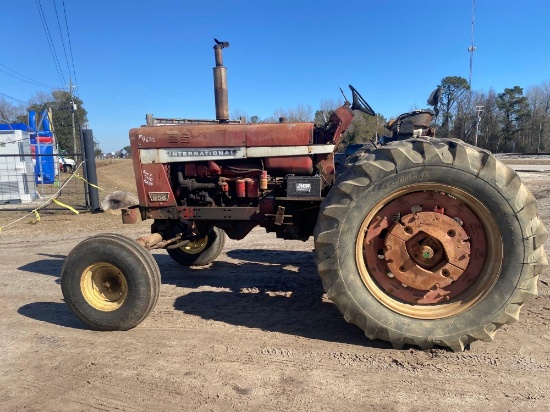 INTERNATIONAL FARMALL TRACTOR