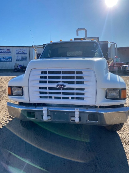 FORD F700 TRUCK