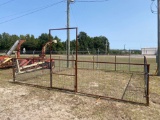 LIVESTOCK PEN WITH GATE