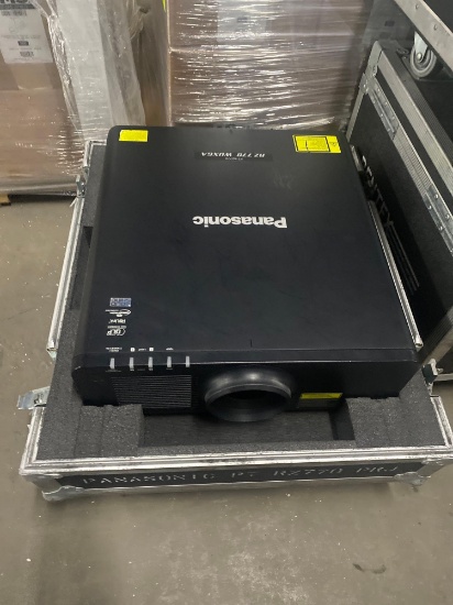 PANASONIC PROJECTOR