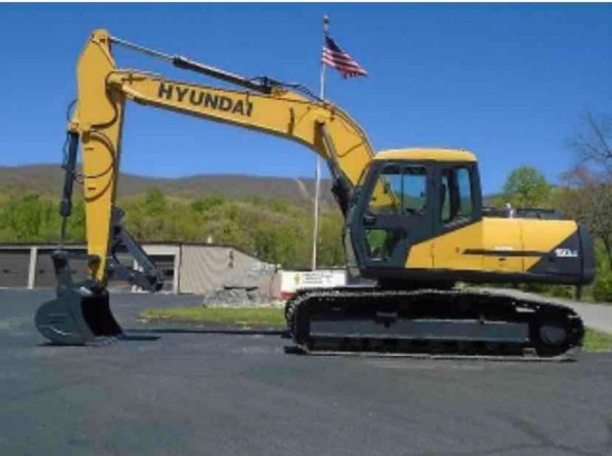 HYUNDAI EXCAVATOR / BACKHOE