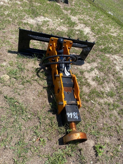 SKID STEER POST DRIVER