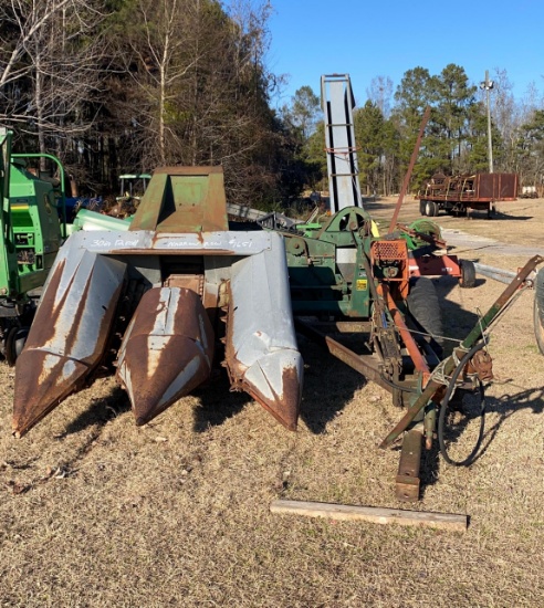 NEW IDEA CORN PICKER