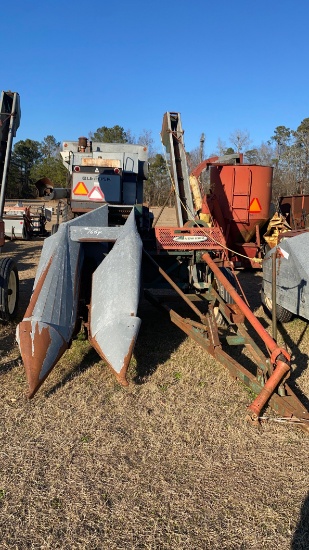 NEW IDEA CORN PICKER