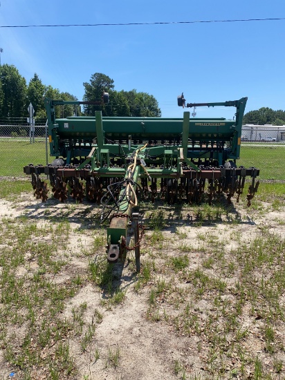JOHN DEERE SEED DRILL