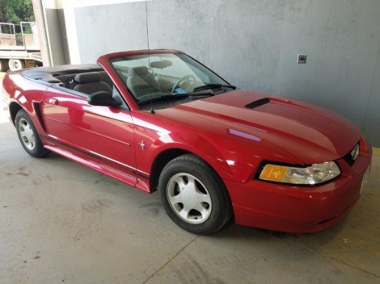 2000 FORD MUSTANG 2DR CONVERTIBLE