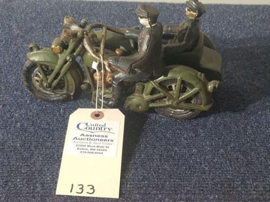 Vintage Hubly Cast Iron Harley Motorcycle w/side car & 2 men