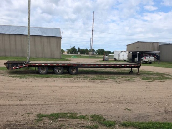 2010 Felling 31ft Flatbed Deck Gooseneck Trailer W/5ft Beaver Tail And 6ftx