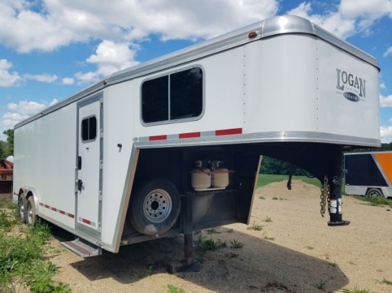 2013 Logan 20ft Plus Gooseneck Enclosed Bunkhouse Tandem Axle - Completely