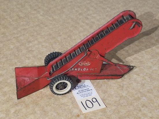 Tonka red sand loader Mound, Minn.