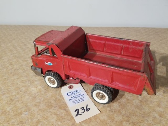 Structo 1950s red dump truck