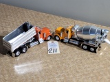 Die Cast/Plastic Concrete Mixer Truck And Dump Truck 1/32