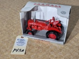 Ertl 1/16 Die Cast Farmall Super A Tractor 1992 Edition (NIB)