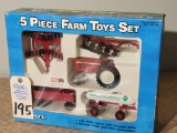 Ertl IHC 5pc Farm Toy Set 1/32 Die Cast (NOS) 1987 Edition