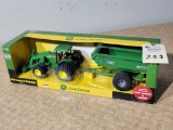 Ertl JD 8420 Tractor w/Grain Cart