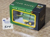 Ertl John Deere 590 1/32 (NIB)