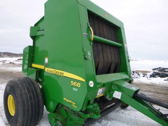 JD 568 Baler