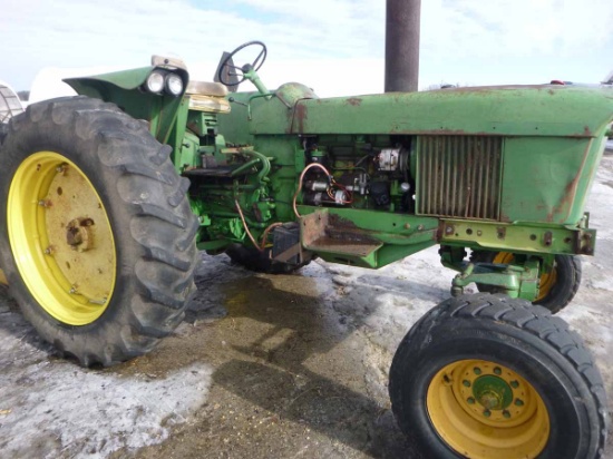 JD 2520 Tractor