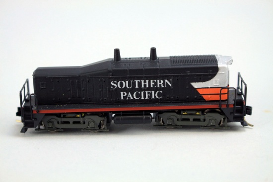 N Scale Arnold Southern Pacific Dummy Locomotive