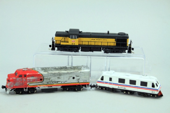 3 N Scale Train Cars; Spokane,Portland & Seattle #83 17708 Loco.,Bachmann Santa Fe #215 Loco. and