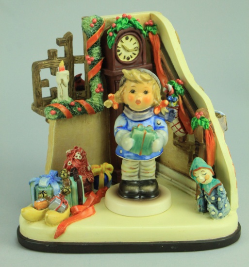 Hummel Christmas Time Edition #2106, Signed, Ca. 2000