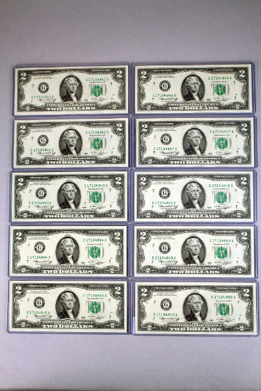 10 1976 $2 Federal Reserve of Chicago Notes Unc., Consecutive Numbers & 1st Day of Issue Stamps