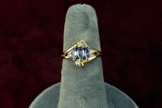 10k Gold Ring w/ Lavender Colored Stones, Sz. 5.5