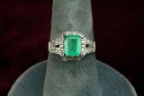 14k White Gold Ring w/ Green Stone, Sz. 7.5, 5.4 Grams