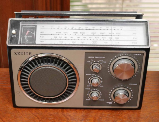 Vintage Zenith Multi-Band Radio