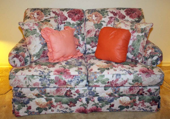 Flexsteel Floral Loveseat