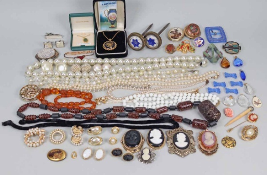 Costume Jewelry: Beads, Cameos, Necklaces, Brooches, Pendants & More