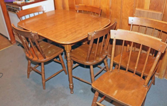 Maple Finished Table w/ 6 Heywood Wakefield Chairs