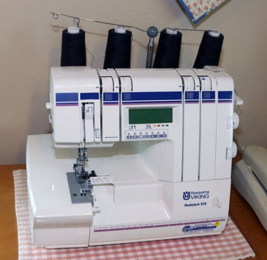 Husqvarna Viking Huskylock 910 Sewing Machine