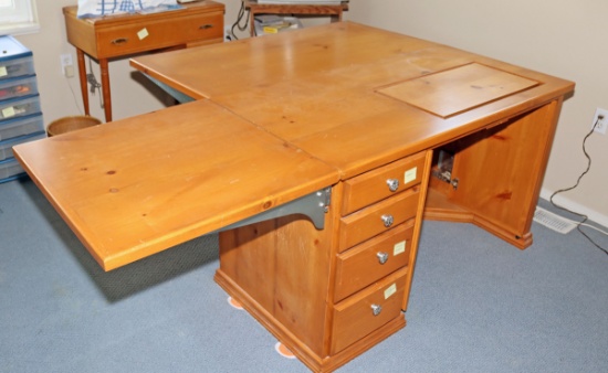 Sewing Desk - Table