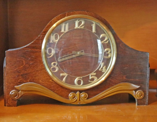 Vintage Mantle Clock - Vizila