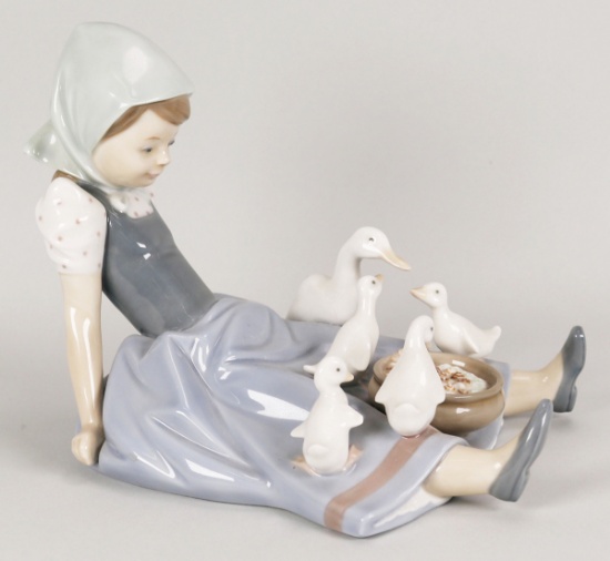 "My Hungry Brood", Lladro Porcelain Figurine  #5074