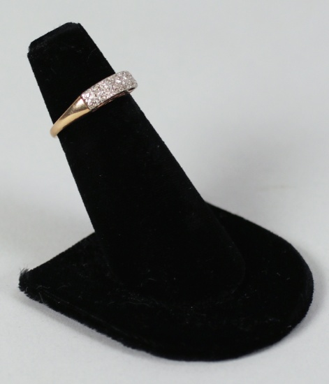 14K Gold Ring with CZ stones,  Sz. 6